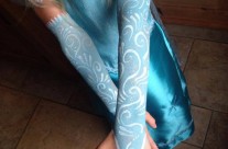 Elsa’s gloves